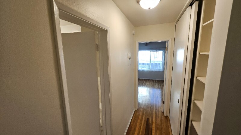 Building Photo - 11032 Moorpark St