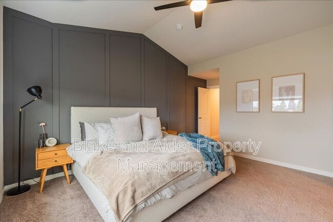 Building Photo - 16349 SE Sunshower Pl