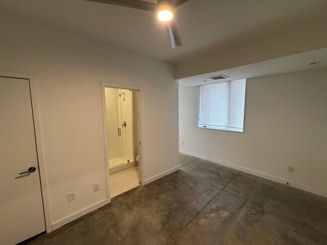 Building Photo - $500 off September! Call for details.