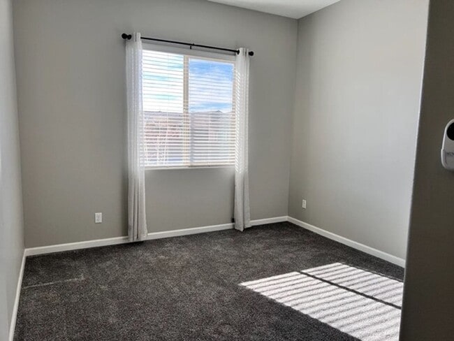 Building Photo - Beautiful Single Family Home in Desirable Subdivision Available in April 2026