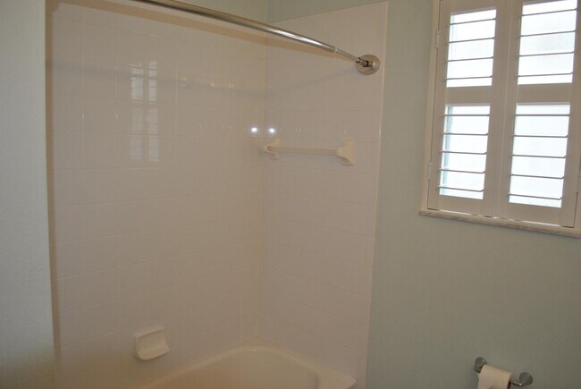 Building Photo - 128 Centennial Park Dr