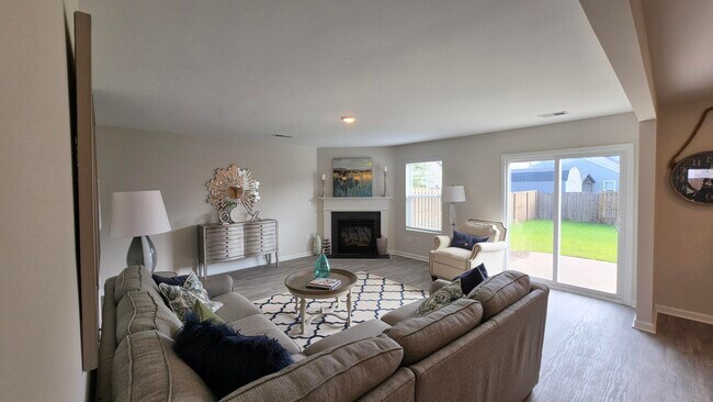 Building Photo - 1773 Camazay Dr