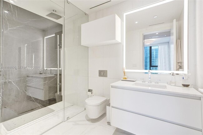 Building Photo - 300 Biscayne Blvd Way