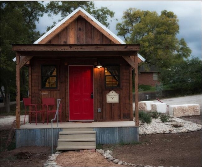 Building Photo - 607 Live Oak St