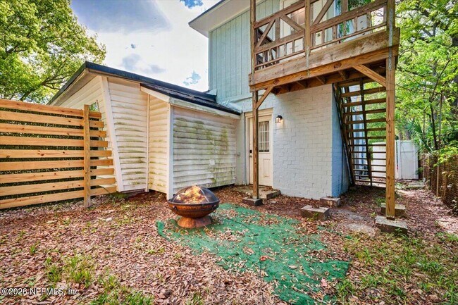 Building Photo - 719 S Shores Rd