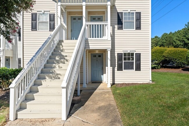 Building Photo - Ground Floor 2bed, 2bath Condo in Kensingt...