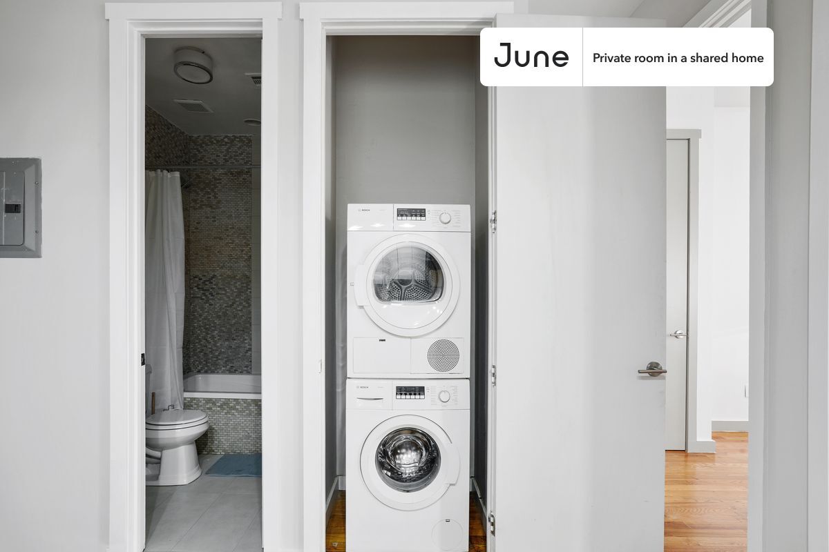 Building Photo - Room in Shared 4 bed/1.5 bath home