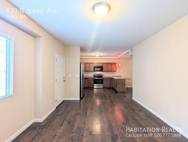 Building Photo - 920 N Jerrie Ave