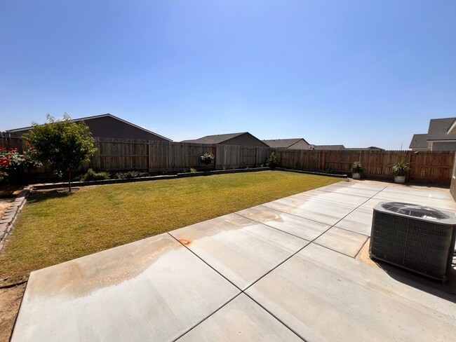 Building Photo - 8603 Lunascape Ave