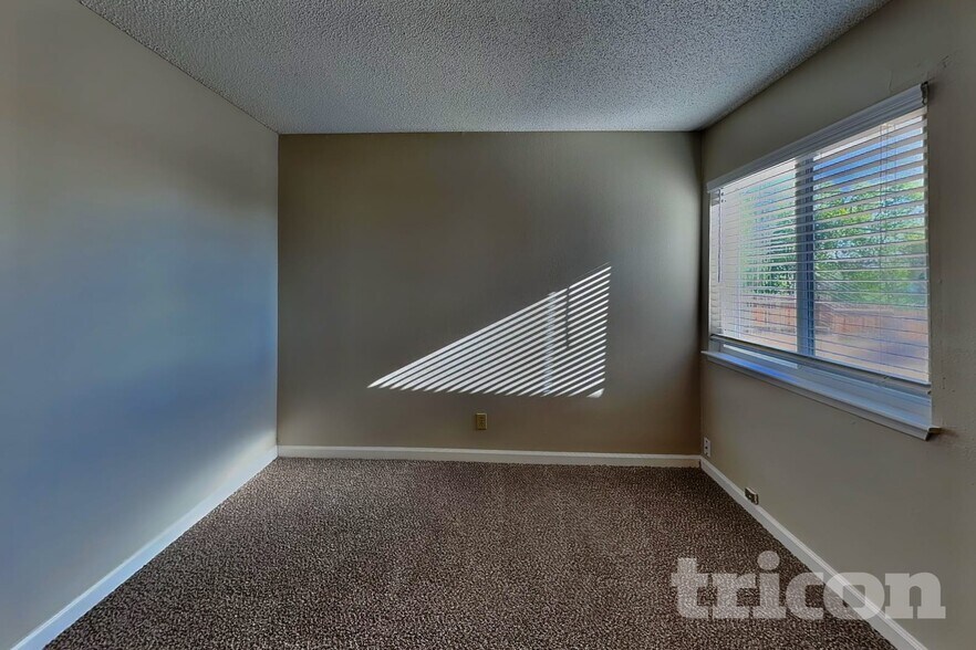 Building Photo - 3445 Kings Row