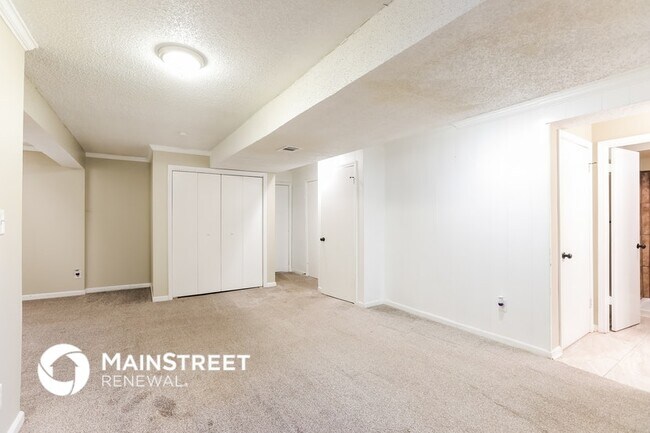 Building Photo - 2405 Bridger Dr