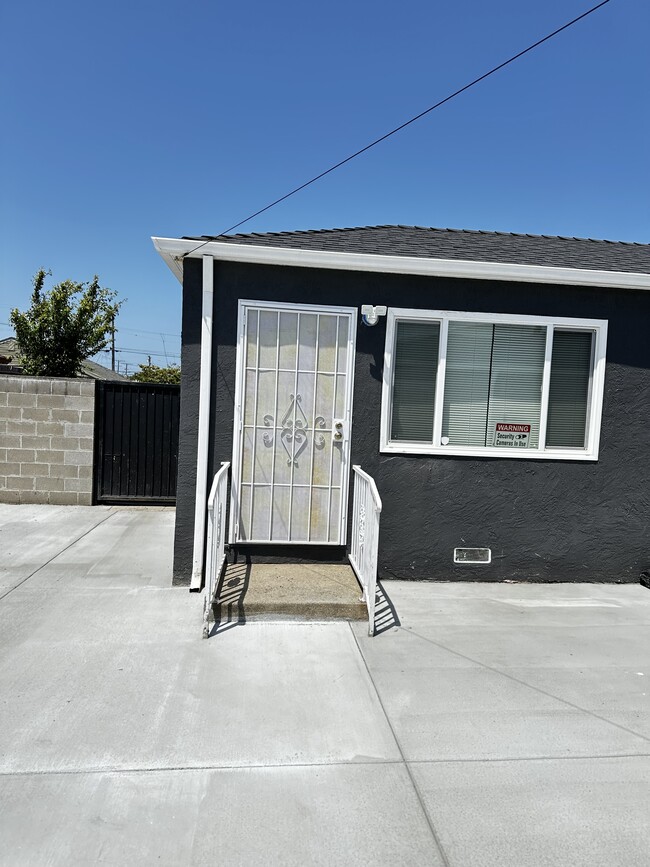 Front entrance - 149 Marina Way