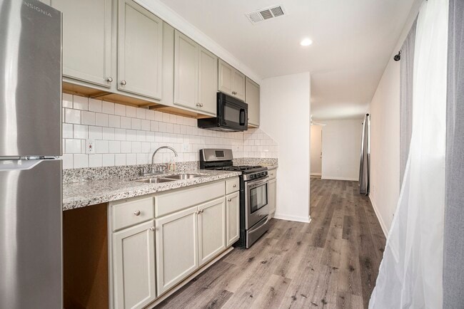 Building Photo - 2222 Pickerton Dr