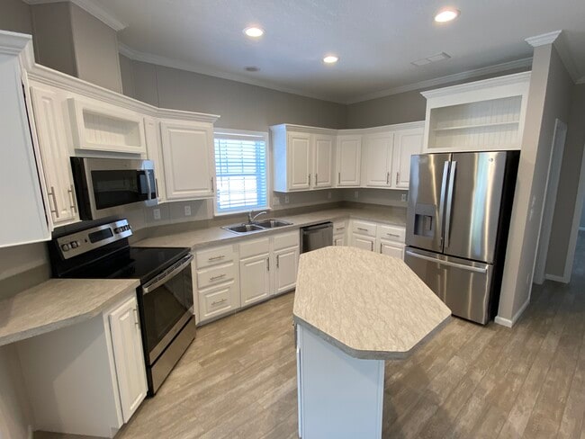 Building Photo - 435 Cary Ln