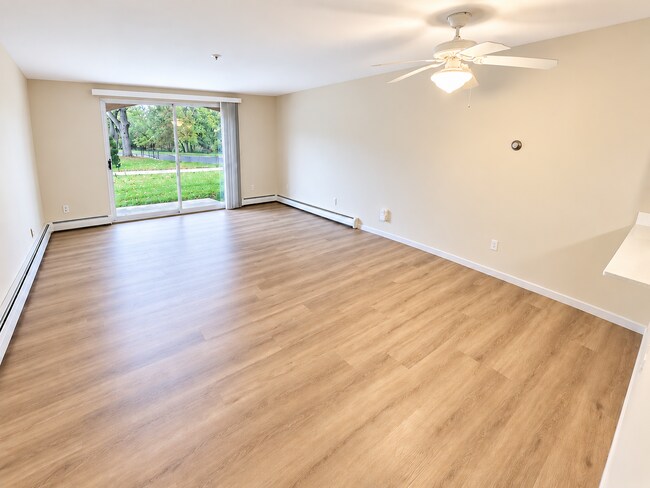 Building Photo - 4000 W Rivers Edge Cir