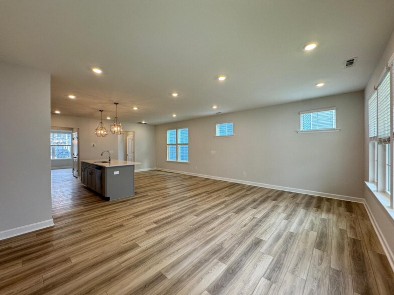 Building Photo - 127 Buckhorn Br Pk