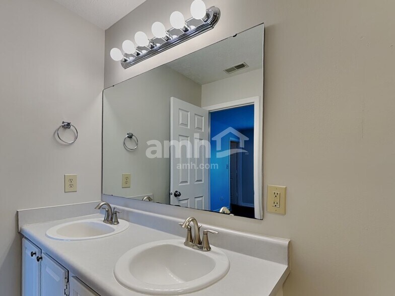 Building Photo - 1354 Millridge Dr