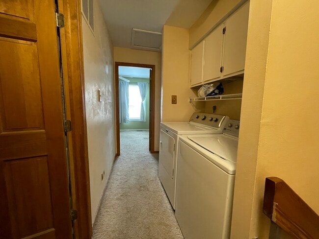 Building Photo - 444 Lear Ct