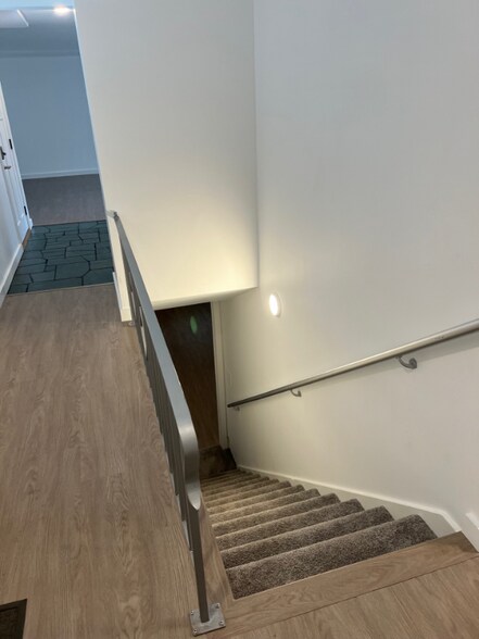 Building Photo - 8230 SE 72nd St