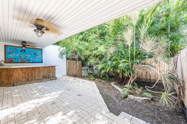 Building Photo - 2936 Florida Blvd