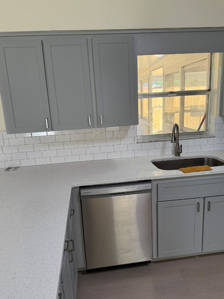 Building Photo - 4127 Grove Pl