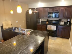 Building Photo - 3982 Valeta St