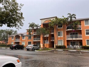 Building Photo - 6928 SW 39th St