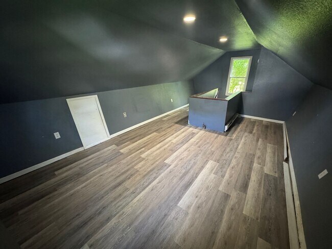 Building Photo - House in Peoria 3 BR / 2 BA Available Now