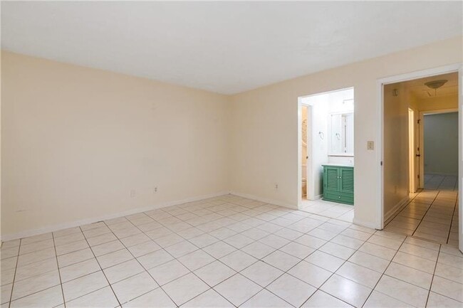 Building Photo - 5000 Village Green Way