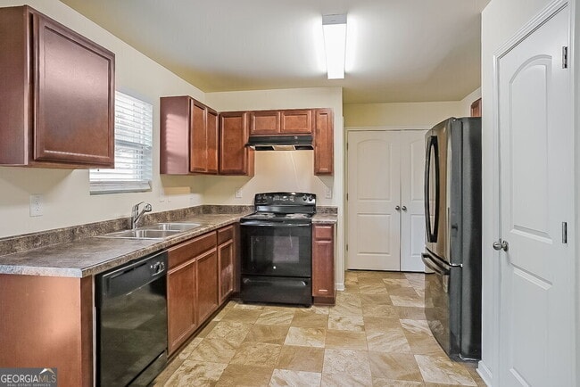 Building Photo - 3934 Sitka Dr