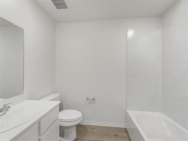 Building Photo - 1704 Skyline Dr