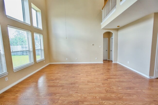 Building Photo - 5103 Shadow Breeze Ln