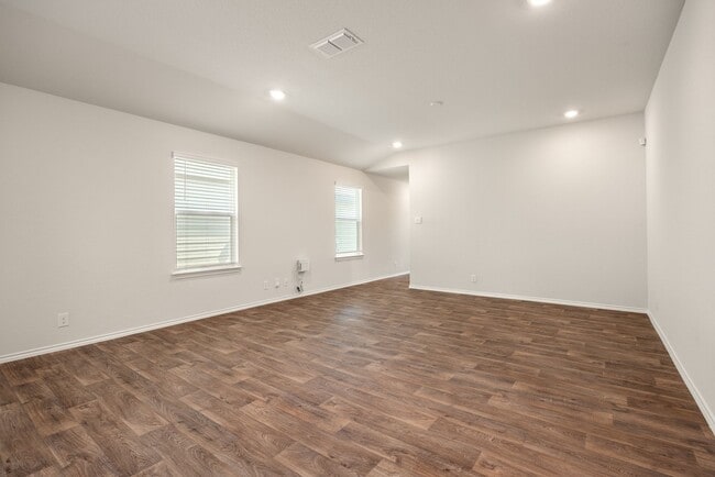 Building Photo - Modern 3/2 Home | Open Living | Private Primary Suite Retreat