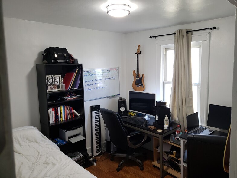 second bedroom - 25 22nd St SE