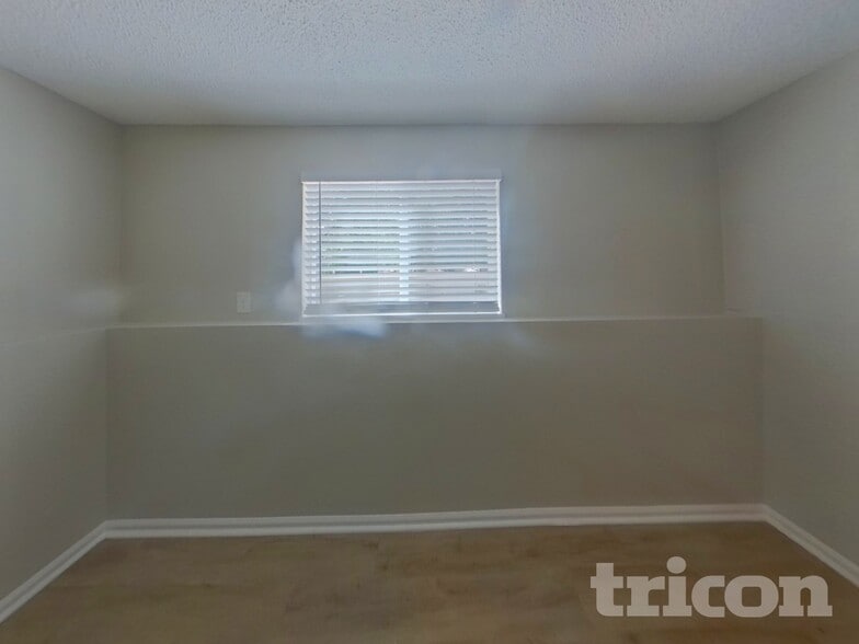 Building Photo - 6650 Brook Forest Dr