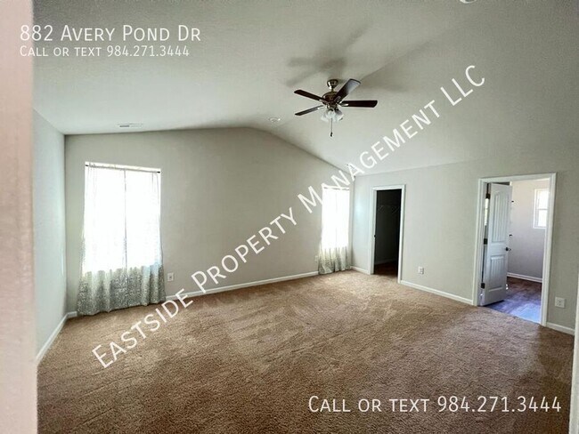Building Photo - 882 Avery Pond Dr