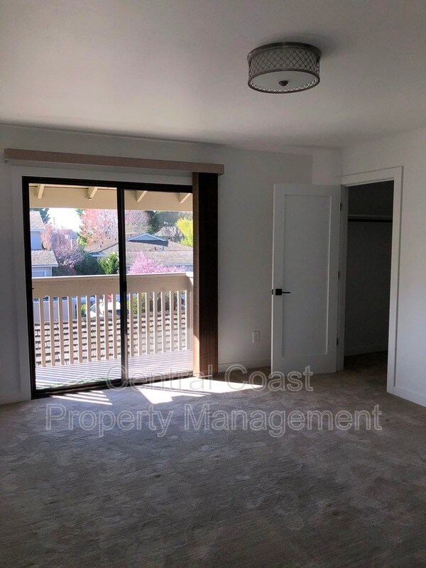 Building Photo - 3850 Rio Rd