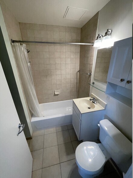 Building Photo - 800 4th St SW