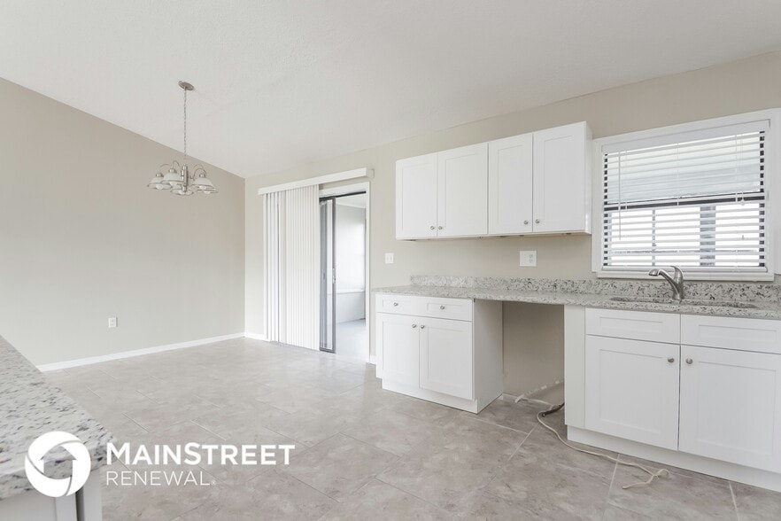 Building Photo - 604 Basingstoke Ct