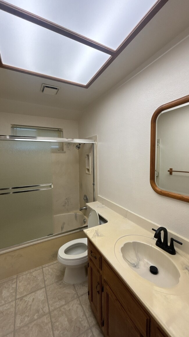 Building Photo - 1408 Seneca Pl