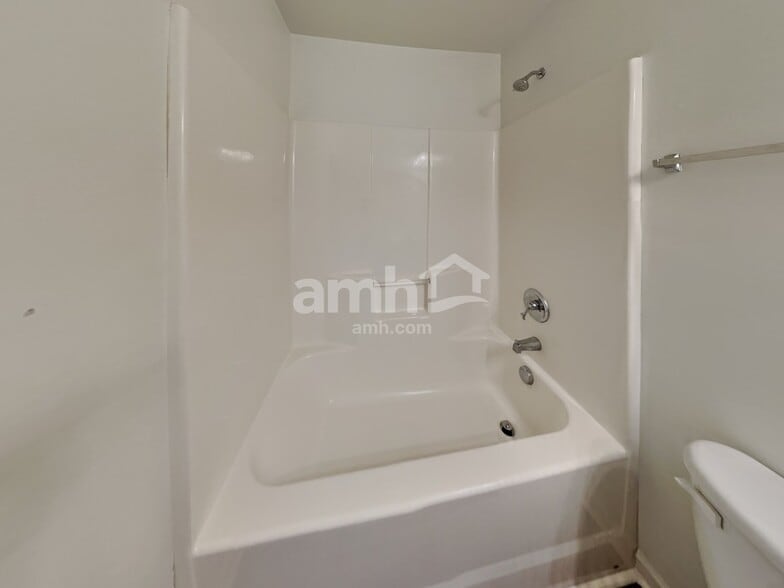 Building Photo - 5818 Parkstone Dr
