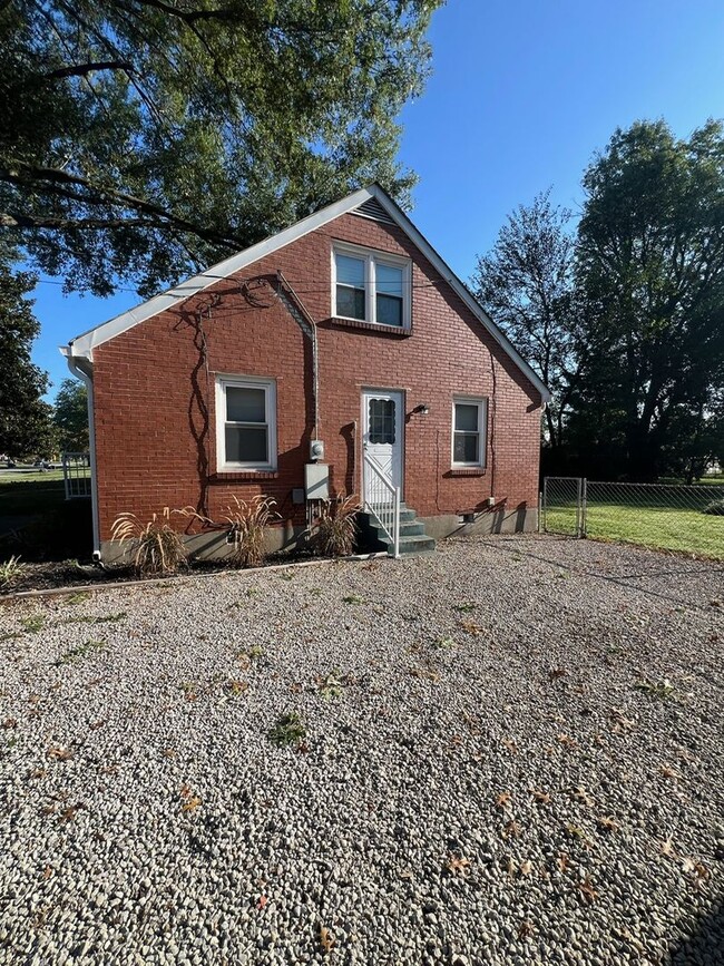 Building Photo - 2-story brick home in PRP - 4 bedroom, 1 f...