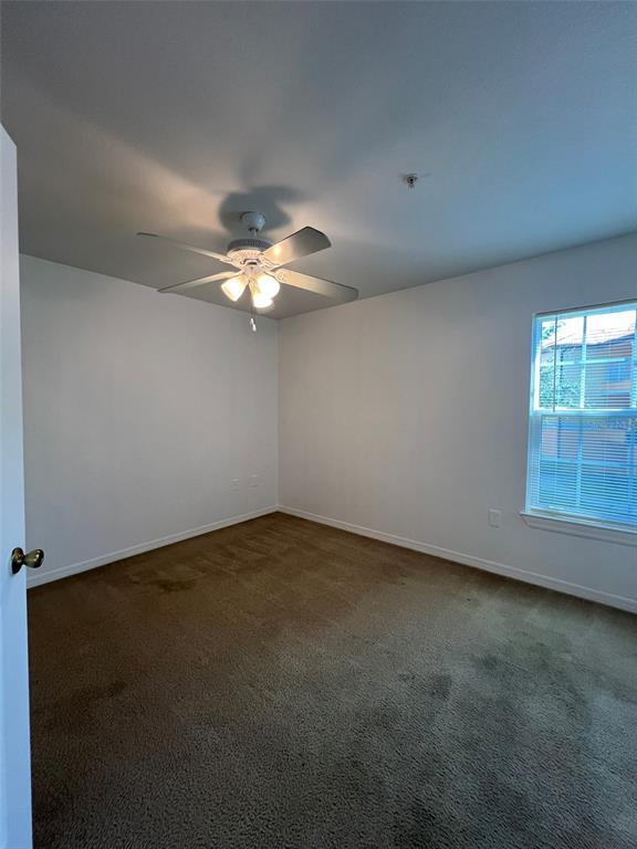 Building Photo - 5471 Vineland Rd