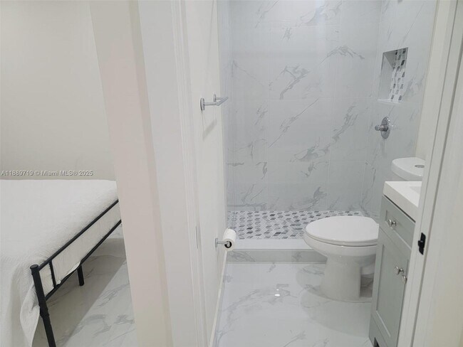 Building Photo - 14300 SW 161st Pl