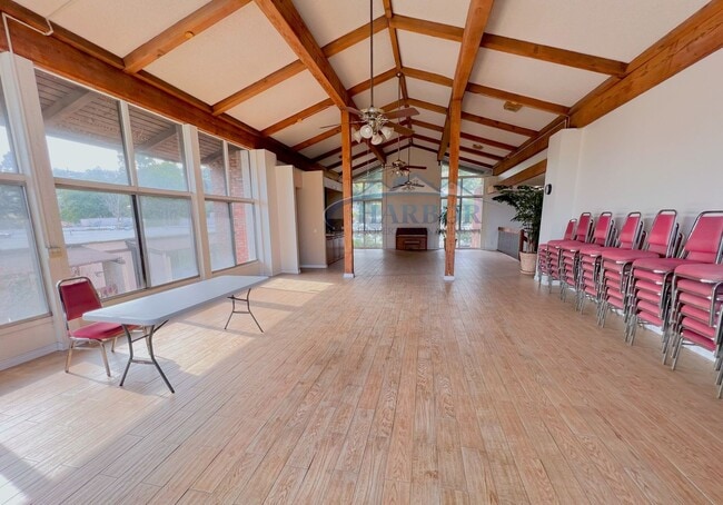 Building Photo - Stylish Condo with Pool, Fitness Center & ...