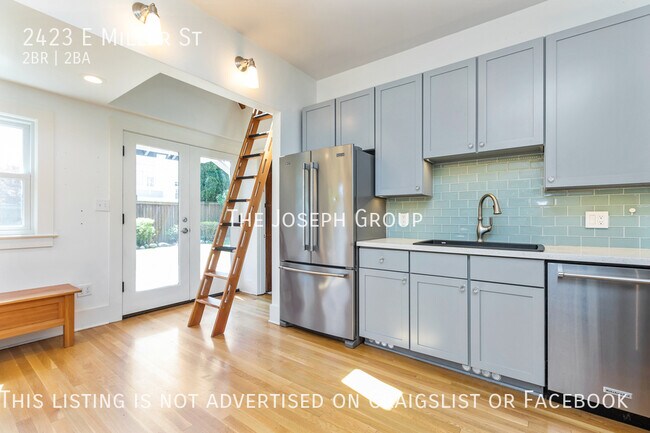 Building Photo - Spacious & Stylish 3 bedroom home in Seattle
