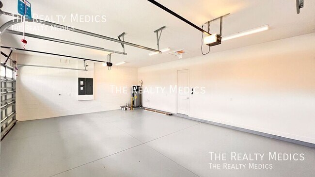 Building Photo - 1440 Nandina Cir