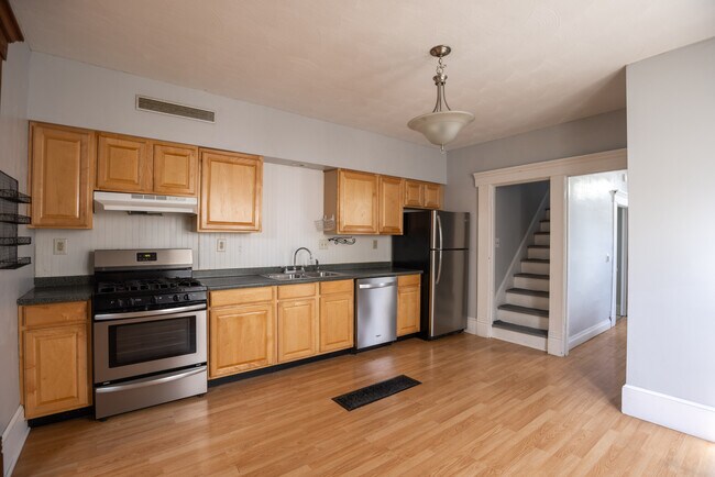 Building Photo - 796 Ebner St