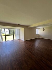 Building Photo - 2 BEDROOM 2 BATH CONDO WITH ALL UTILITIES ...
