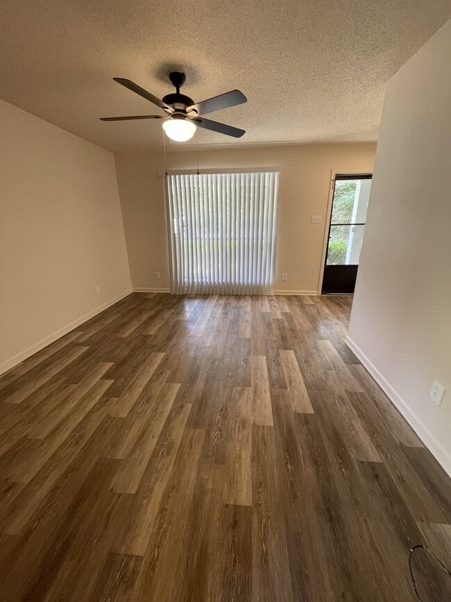Building Photo - 8632 Northgate Dr
